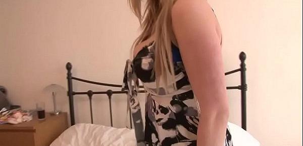 Blonde slut with curves to die for poses in bed